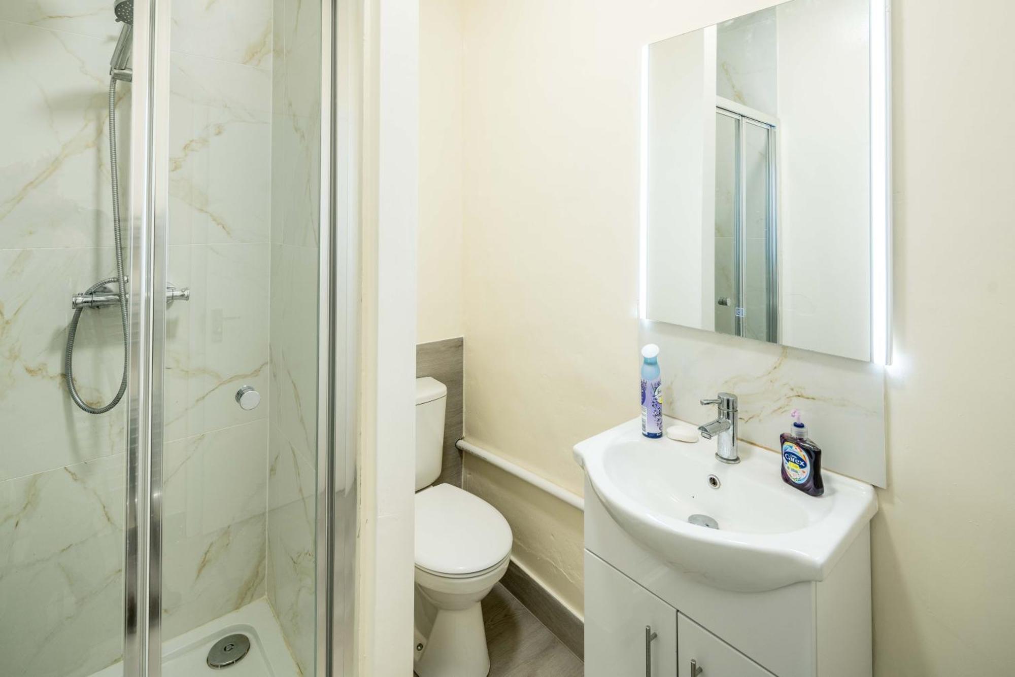 Free Parking, 2 Beds,Close To Train Station Bedford Esterno foto
