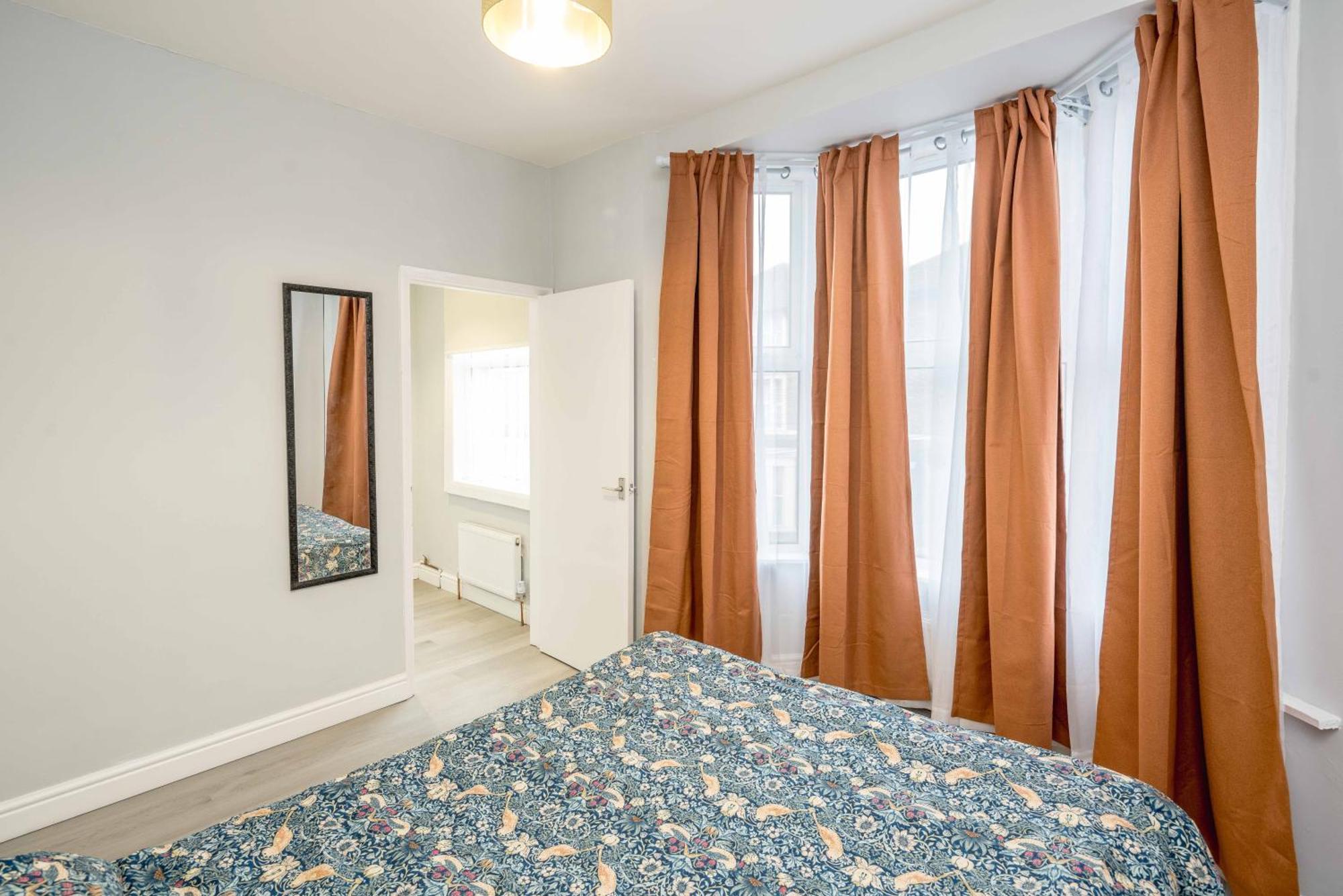 Free Parking, 2 Beds,Close To Train Station Bedford Esterno foto
